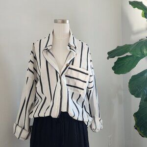 Amelia Dawn Off-White Striped Long Sleeve Button-Up Top Size: Small